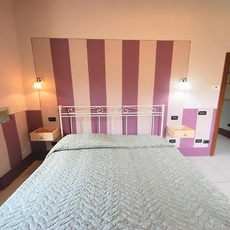 Spoleto-poolside-slps 20 1 Hour To Rome - Fabulous Gardens, Bbq Area, Pool