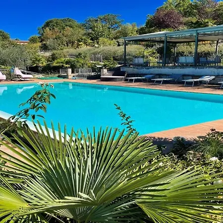 Villa Spoleto-poolside-slps 20 1 Hour To Rome - Fabulous Gardens, Bbq Area, Pool